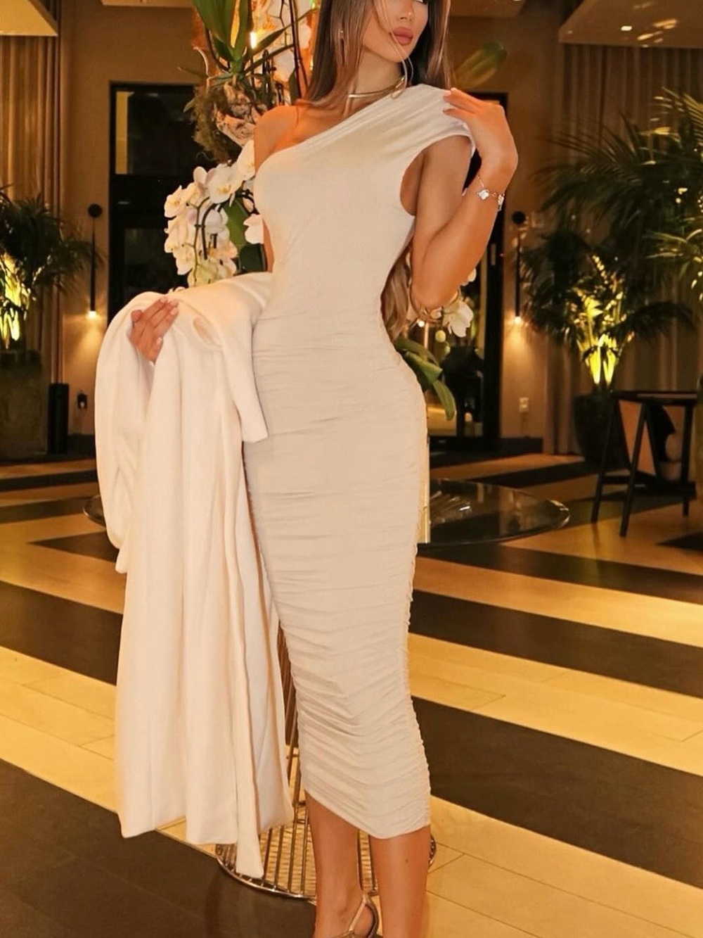 Perfect frame double lined One-Shoulder Ruched Midi Dress in Cream
